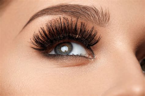 Lash Magic Mascara: The Must-Have Tool for a Flawless Eye Makeup Look